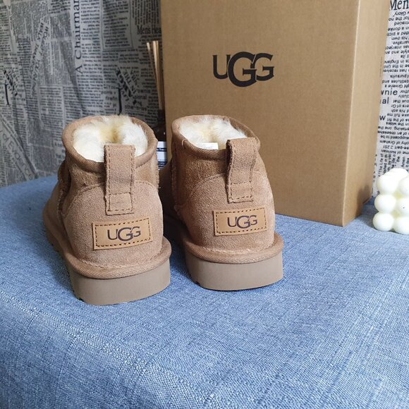 Ugg Classic Ultra Mini Boots Driftwood - Picture 2 of 5